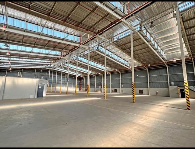 3,891M² WAREHOUSE TO LET IN KELVIN