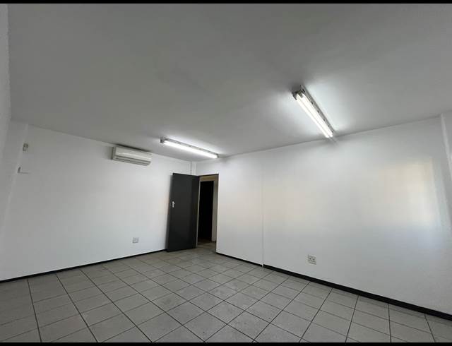 331M² WAREHOUSE TO LET IN MEADOWDALE