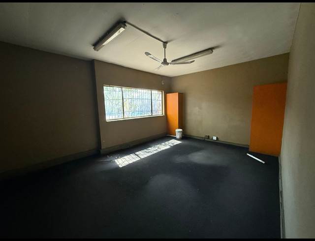 1,800M² WAREHOUSE TO LET IN CITY DEEP