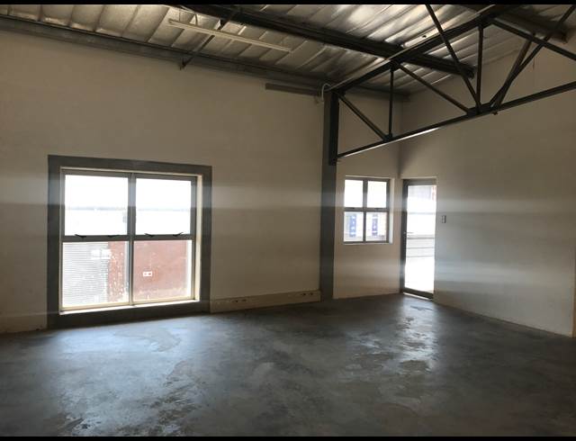 350M² WAREHOUSE TO LET IN RIVERSIDE PARK