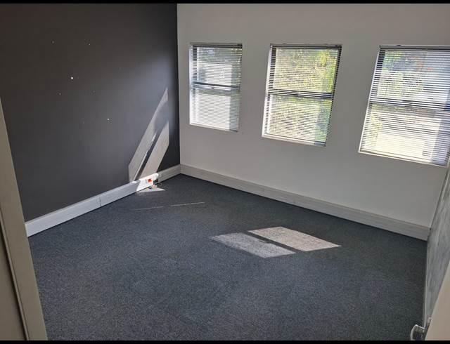 143M² OFFICE TO LET IN SONHEUWEL