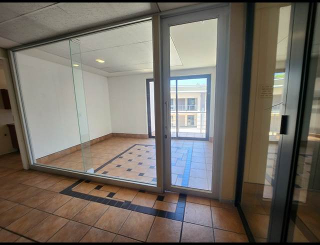 640M² OFFICE TO LET IN RANDJESPARK
