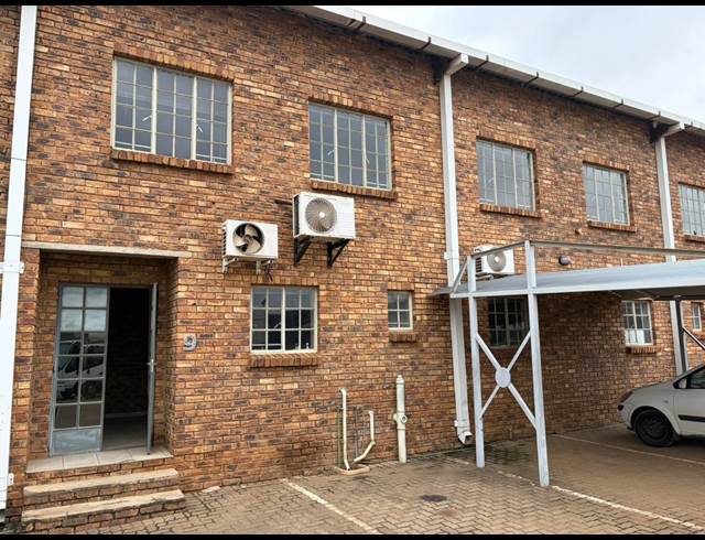 504M² WAREHOUSE TO LET IN KIRKNEY