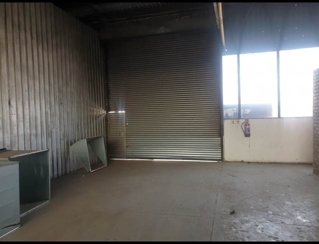 1,458M² WAREHOUSE TO LET IN ISANDO