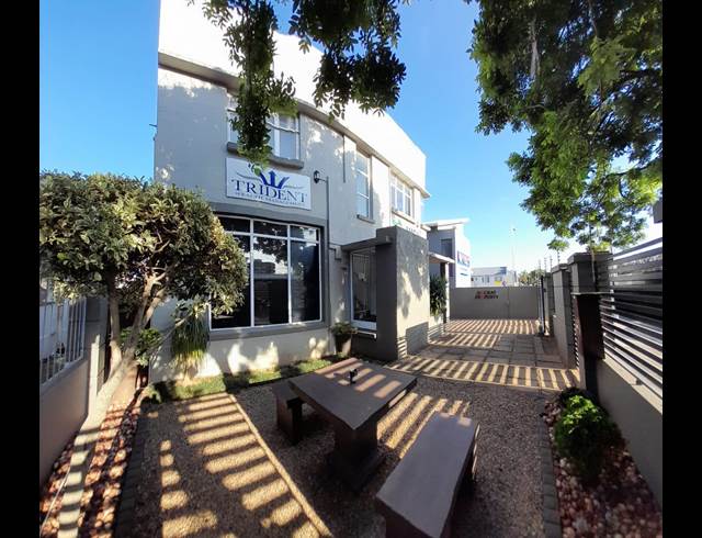 150M² OFFICE RENTED IN WINDERMERE