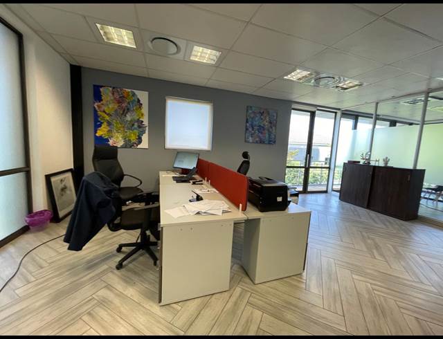 96M² OFFICE TO LET IN BRYANSTON
