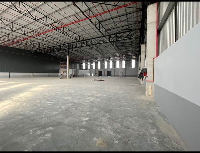 2,500M² WAREHOUSE TO LET IN GOSFORTH PARK