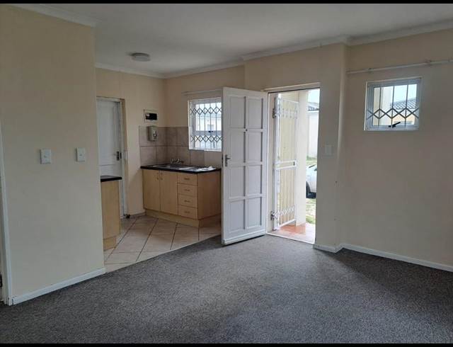 2 BEDROOM PROPERTY TO RENT IN GAYLEE