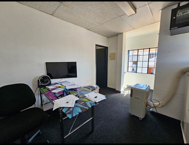 280M² MINI FACTORY TO LET IN KYA SANDS