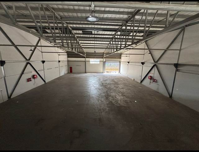 734M² WAREHOUSE TO LET IN JET PARK