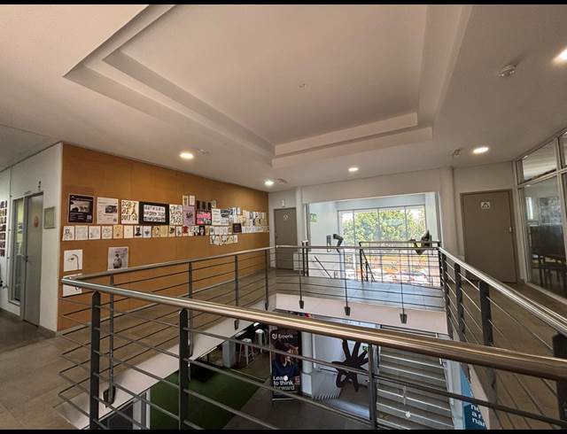 1,834M² BUILDING TO LET IN LA LUCIA RIDGE