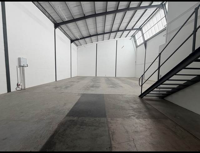 494M² WAREHOUSE TO LET IN FIRGROVE