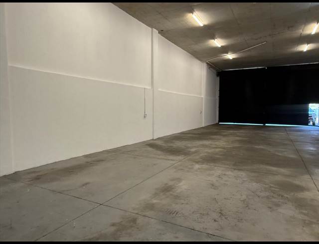 163M² WAREHOUSE TO LET IN HALFWAY HOUSE
