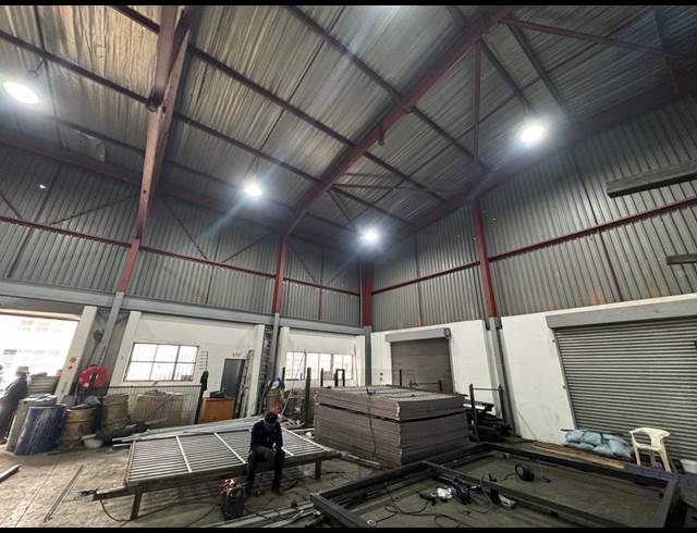 650M² WAREHOUSE TO LET IN WYNBERG