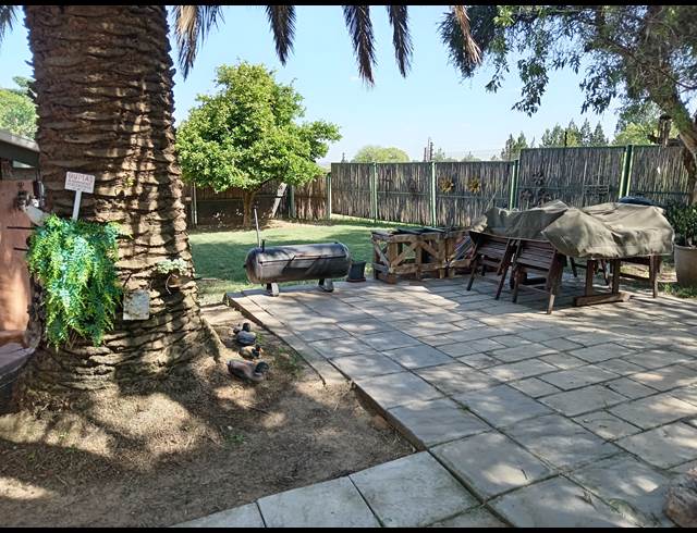 2 bed property to rent in NIETGEDACHT 535-JQ