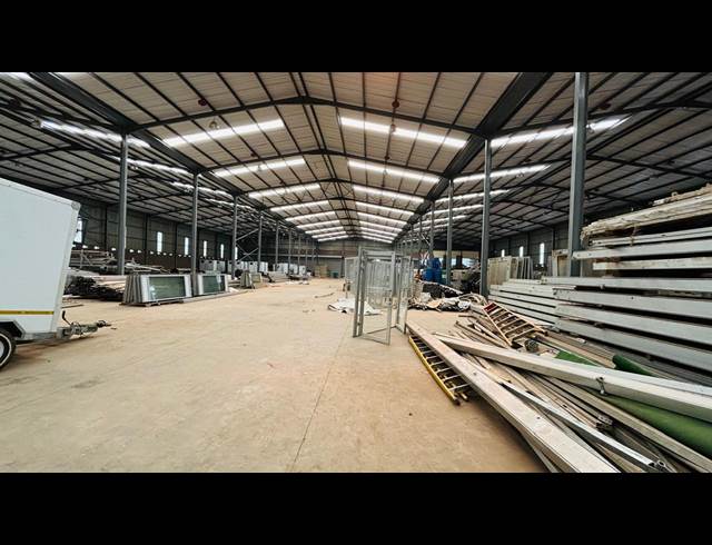 4,400M² WAREHOUSE TO LET IN SYBRAND VAN NIEKERK INDUSTRIAL