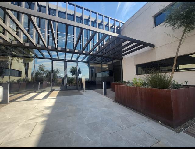 236M² OFFICE TO LET IN WATERFALL