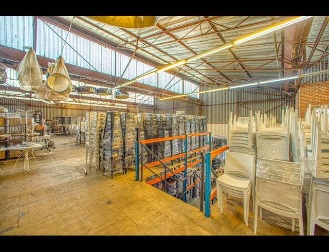 1,420M² WAREHOUSE TO LET IN WYNBERG