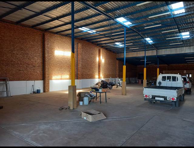 650M² WAREHOUSE TO LET IN POMONA