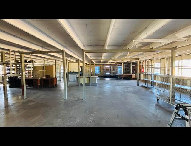 800M² OFFICE TO LET IN FLORIDA