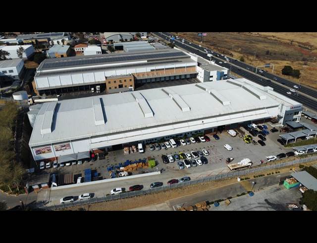 8,760M² WAREHOUSE TO LET IN LINBRO PARK