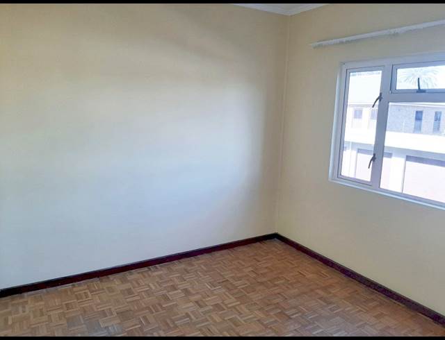 2 bed property to rent in CLAREMONT