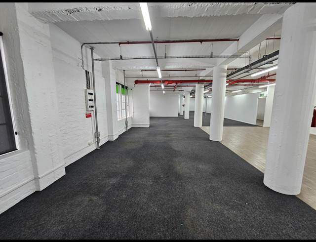 530M² WAREHOUSE TO LET IN PAARDEN EILAND