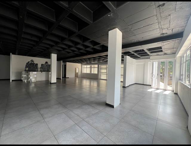 300M² RESTAURANT TO LET IN ILLOVO