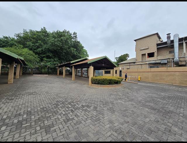 4,395M² OFFICE TO LET IN BEDFORDVIEW