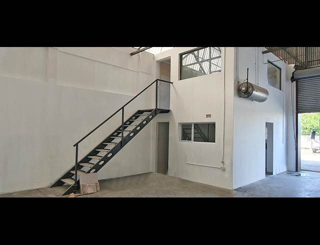 300M² WAREHOUSE TO LET IN SEBENZA