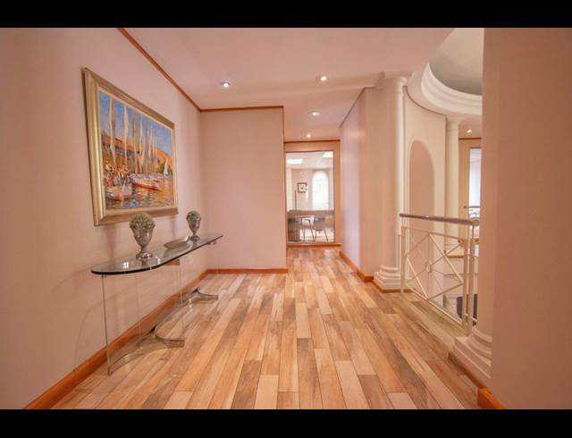 1,442M² OFFICE TO LET IN WAVERLEY