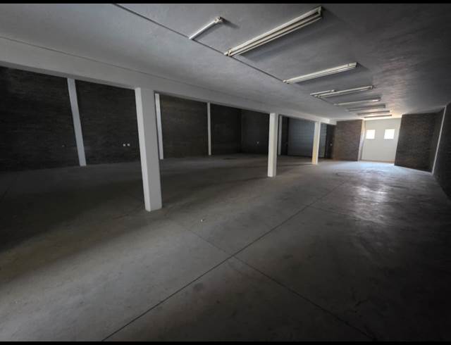 550M² WAREHOUSE TO LET IN STORMILL