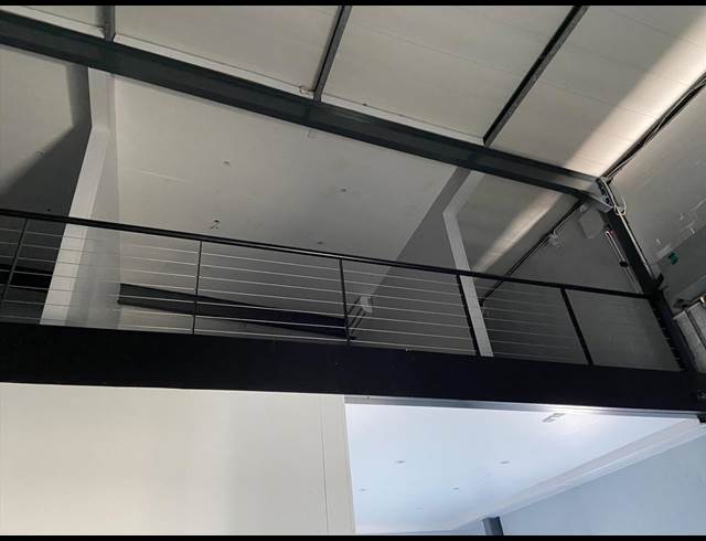 290M² WAREHOUSE TO LET IN WESTLAKE