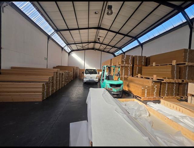 420M² WAREHOUSE TO LET IN MARCONI BEAM INDUSTRIA