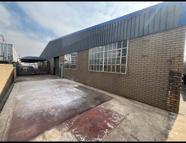 440M² WAREHOUSE TO LET IN WADEVILLE