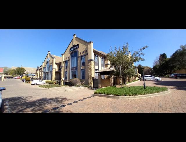 752M² OFFICE TO LET IN BRYANSTON