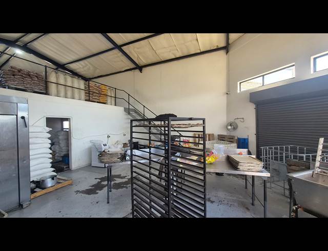 175M² WAREHOUSE TO LET IN BARTLETT