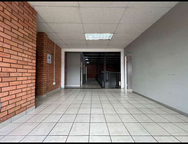 318M² WAREHOUSE TO LET IN HENNOPSPARK