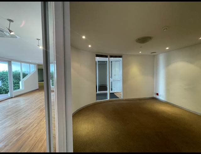 977M² OFFICE TO LET IN WATERFRONT
