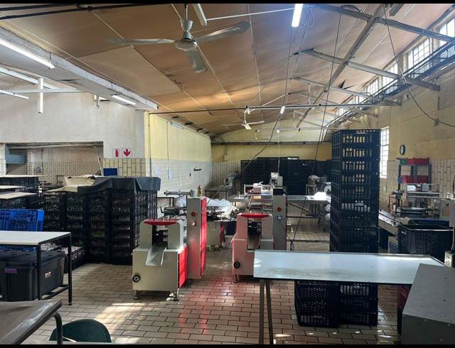 900M² WAREHOUSE TO LET IN BOOYSENS RESERVE