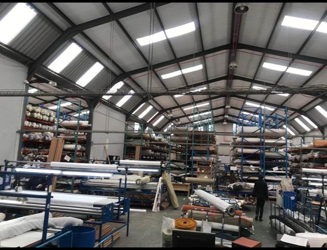 1,443M² WAREHOUSE TO LET IN STIKLAND INDUSTRIAL