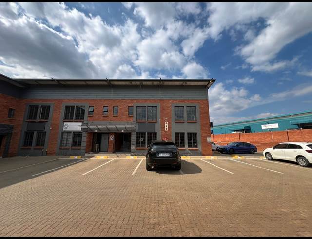 318M² WAREHOUSE TO LET IN HENNOPSPARK