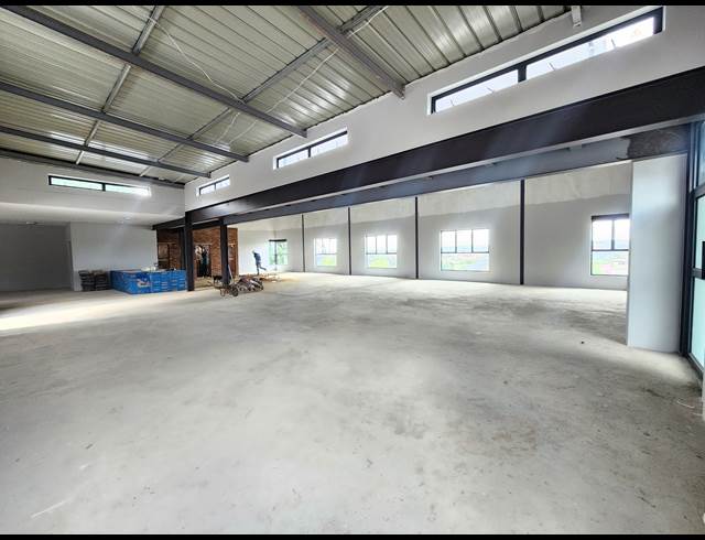176M² OFFICE TO LET IN ZWARTKOP