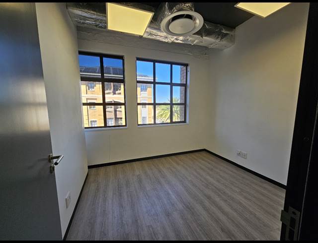 270M² OFFICE TO LET IN CENTURY CITY