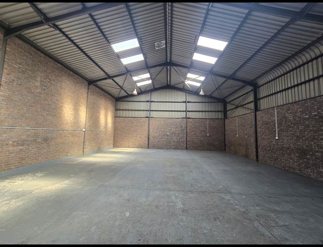 280M² WAREHOUSE TO LET IN ANDERBOLT