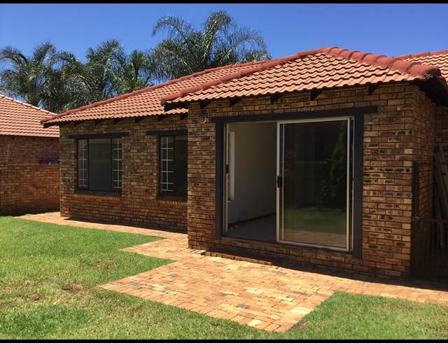 2 bed property to rent in OLIVEDALE