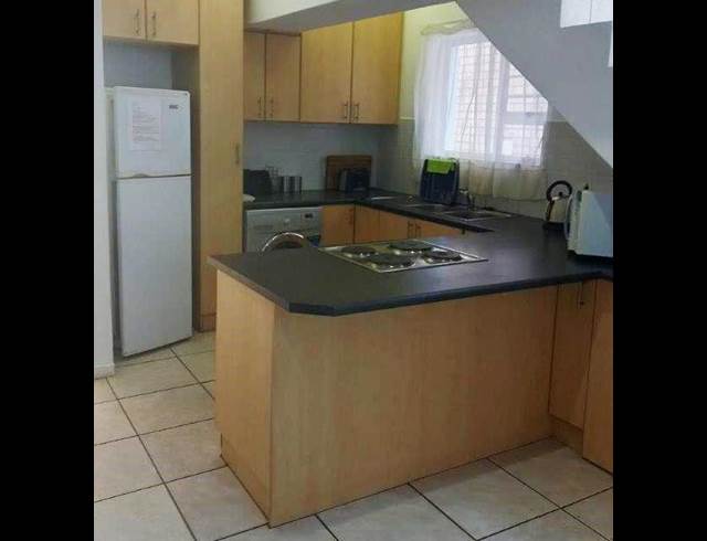 3 BEDROOM TOWNHOUSE RENTED IN BLUEWATER BAY