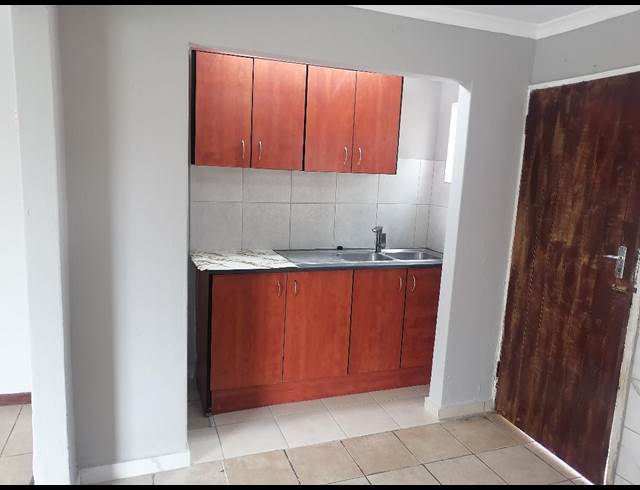 1 bed property to rent in WINCHESTER HILLS