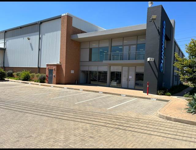 3,816M² WAREHOUSE TO LET IN GOSFORTH PARK