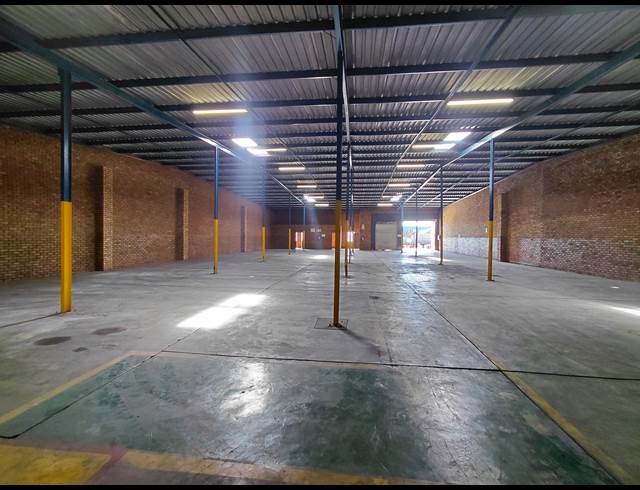 960M² WAREHOUSE TO LET IN POMONA